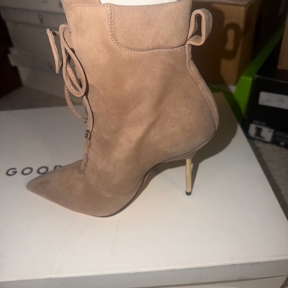 Good American Suede Lace-Up Stiletto Ankle Boots color Stone - Picture 11 of 16